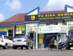 Kalah Strategi Atau Sengaja Diabaikan ? Jalan Rusak Jadi Bukti Kegagalan Dinas PU Bina Marga