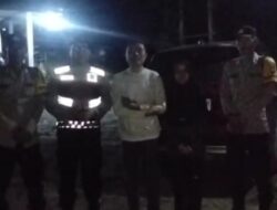 Respons Cepat Call Center 110, Polsek BTS Ulu Polres Mura Bantu Warga Pecah Ban di Jembatan Temelat