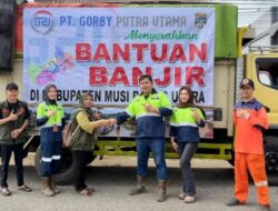 Peduli PT Gorby Putra Utama Salurkan Bantuan Kemanusiaan Pasca banjir Bandang di Muratara