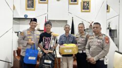Kapolres Musi Rawas di Hari Bhayangkara ke-80, Korban Lakalantas Terima Bantuan Tongkat dan Sembako