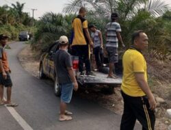 Tim Belida Polsek Jayaloka Perbaiki Tanggul Jembatan, Demi Keselamatan Masyarakat