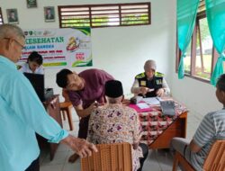 Senyum Bahagia Lansia Tugumulyo: Polres Musi Rawas Gelar Pengobatan Gratis dan Salurkan Tali Asih