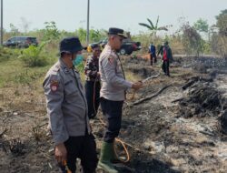 Polsek Muara Kelingi, TNI dan Pihak Perusahaan Berjibaku Padamkan Hotspot di Desa Petunang