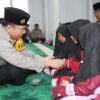 Kapolres Musi Rawas Berikan Tali Asih kepada Santri Pondok Tahfizh Masjid Agung
