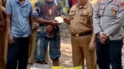 Polsek Jayaloka Salurkan Bantuan Sosial kepada Korban Kebakaran Rumah di Purwodadi