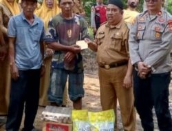 Polsek Jayaloka Salurkan Bantuan Sosial kepada Korban Kebakaran Rumah di Purwodadi