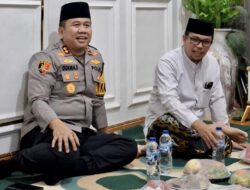 Pererat Silaturahmi dan Sinergi Bersama Ulama, Kapolres Musi Rawas Sambangi Ketua PCNU di Ponpes Darul Barokah